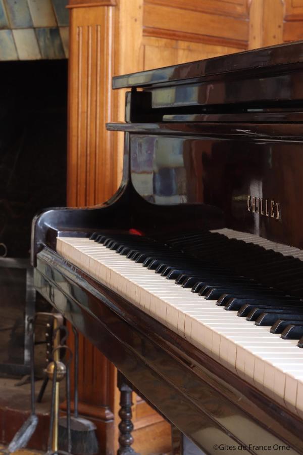 Domaine Des Thomins Bed & Breakfast Cisai-Saint-Aubin