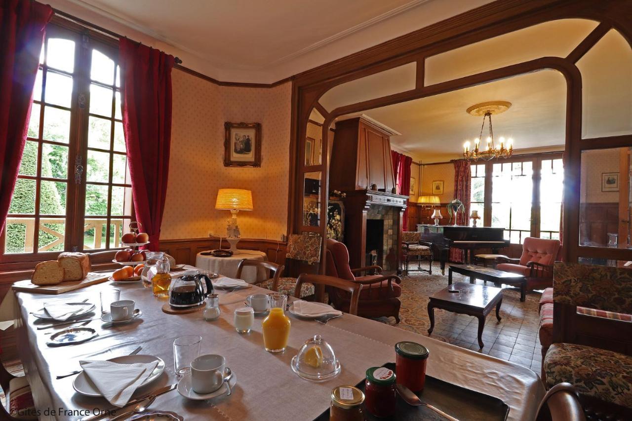 Domaine Des Thomins Bed & Breakfast Cisai-Saint-Aubin